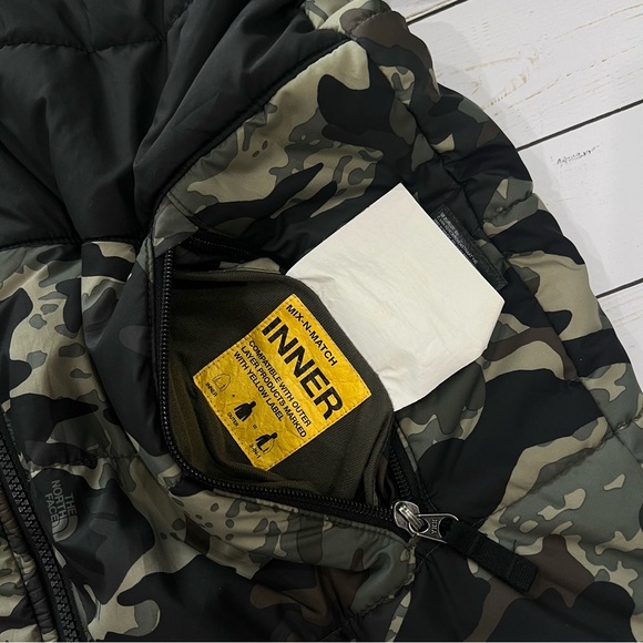 The North Face Boys Mount Camo Printed Reversible Jacket Sz XXL-18/20 - Picture 10 of 12